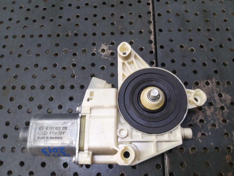 Motoras macara dreapta fata mercedes vito w447 a4479063600 c13835100 0130822313