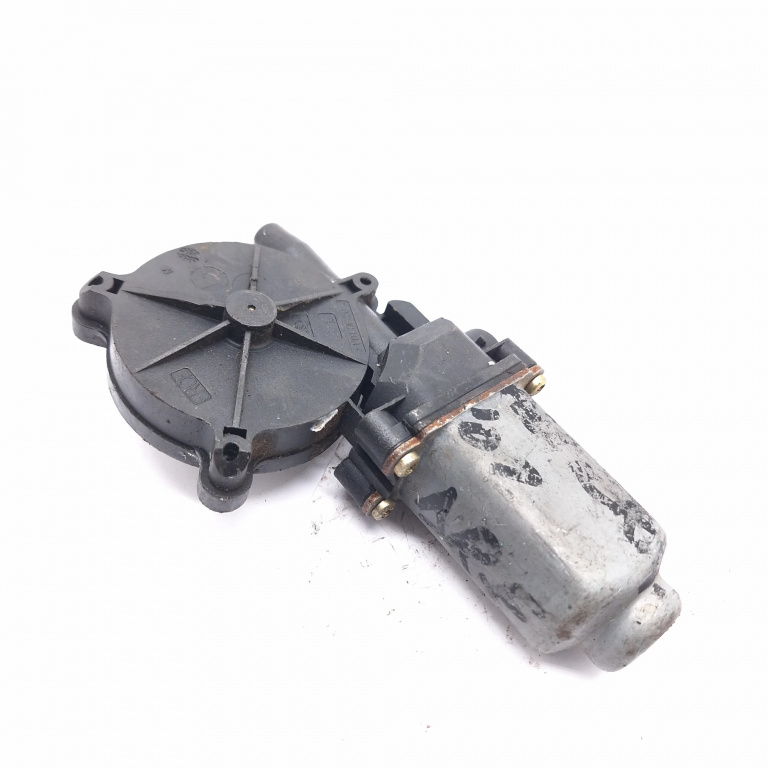 Motoras Macara Dreapta,fata Nissan ALMERA Mk 2 (N16) 2000 - 2006 400600T3, 00600T3