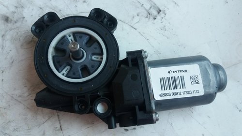 Motoras macara dreapta fata nissan qashqai j10 +2 2007-2013 402032g
