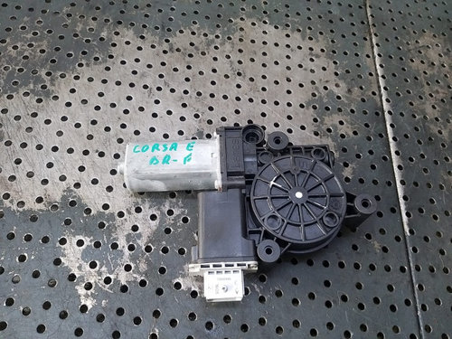 Motoras macara dreapta fata opel corsa e x15 71019003 5000158