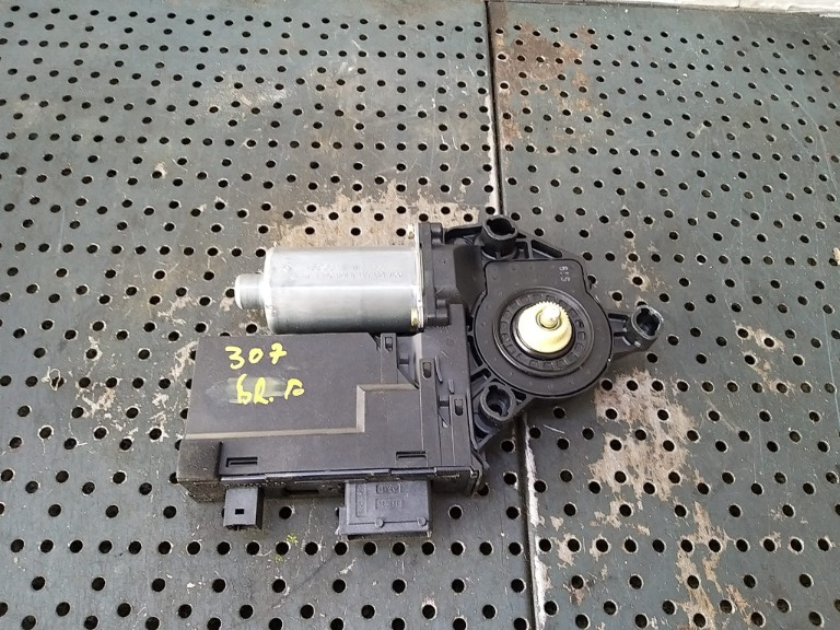 Motoras macara dreapta fata peugeot 307 0130821766 9634457480