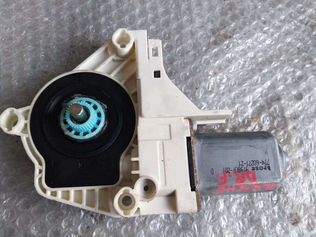 Motoras macara dreapta fata porsche cayenne 92a 8k0959802b