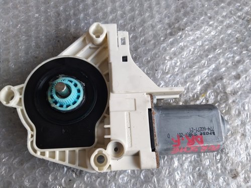 Motoras macara dreapta fata porsche cayenne 92a 8k0959802b