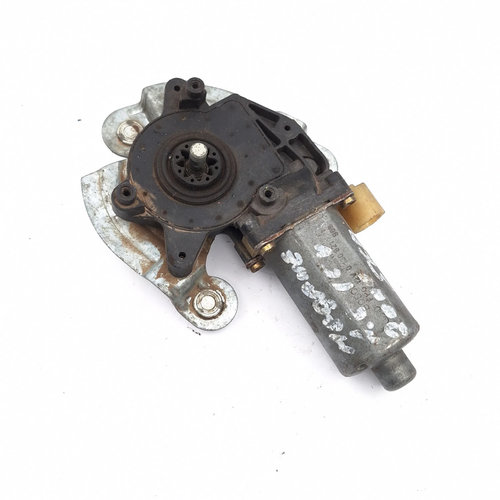 Motoras Macara Dreapta,fata Renault MEGANE 1 1995 - 2002 0130821721, 0130821968, 0 130 821 721