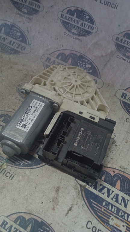 Motoras macara dreapta fata Seat Altea, 1T0959701F