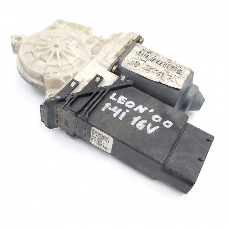 Motoras Macara Dreapta,fata Seat LEON (1M1) 1999 - 2006 101386101, 101386 101, 7746002101, 774 60021 01, F005S00048, F005 S0 0048, 9776101434203, 9776 101434 203, 08121906, 02020614
