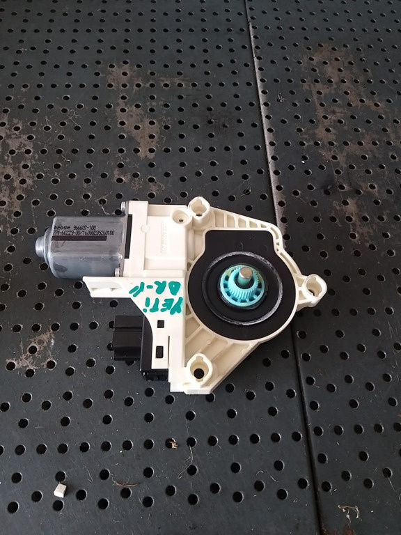 Motoras macara dreapta fata skoda yeti 5l 966607100 7746022900 8k0959812 1101965577100