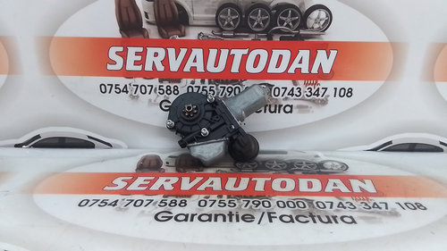 Motoras macara dreapta fata Toyota Prius C (2012->) 1.8 Hybrid 2016, 85710-12460