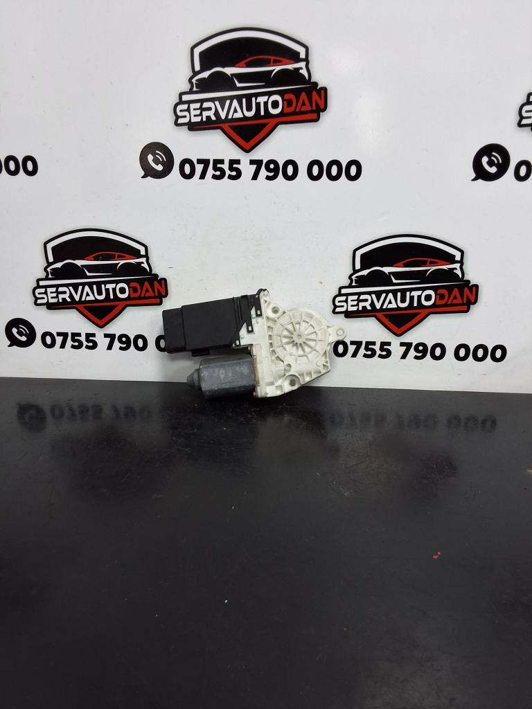 Motoras macara dreapta fata Volkswagen Golf 4 (1997-2005) 1.9 Motorina 2003, -