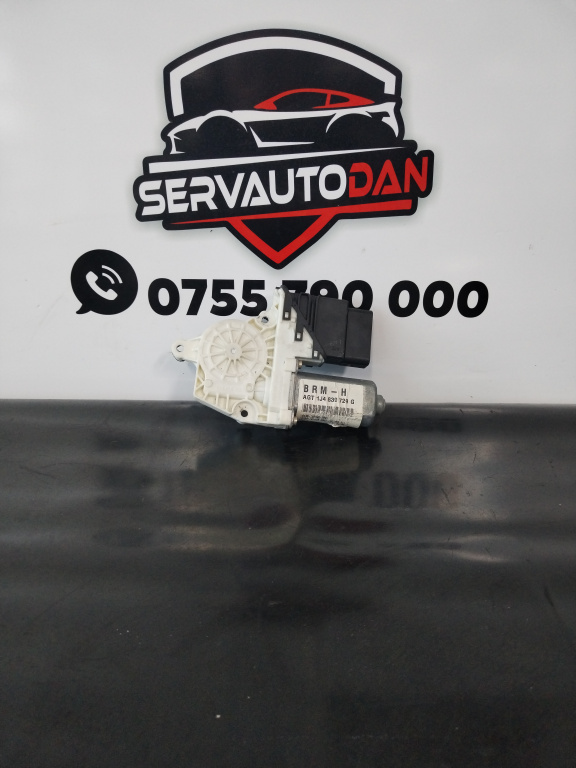 Motoras macara dreapta fata Volkswagen Golf 4 (1997-2005) 1.6 Benzina 2002, 1J4839729G