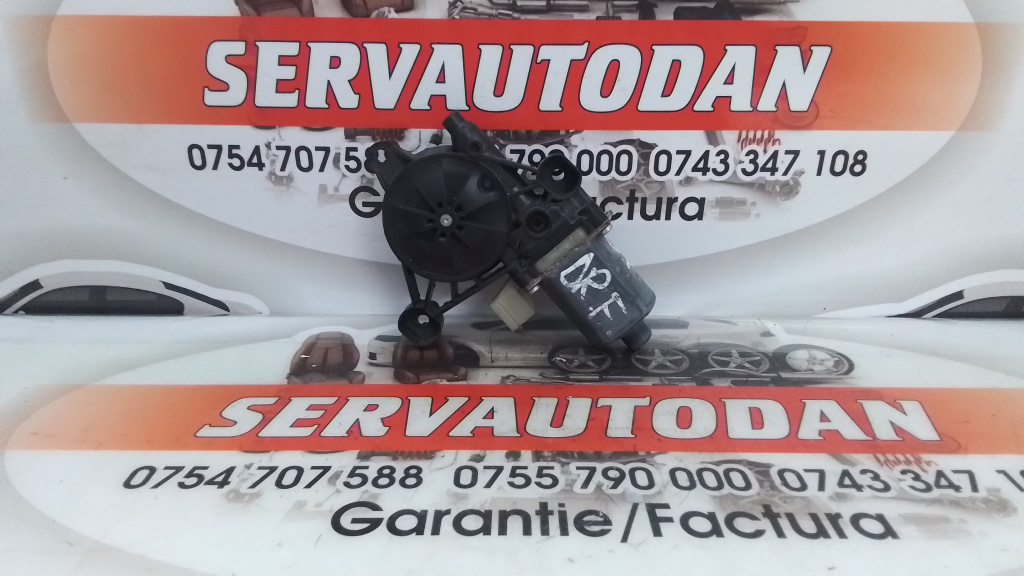 Motoras macara dreapta fata Volkswagen Golf 7 (2012-2017) 2.0 Motorina 2016, 5Q0959802B / 0130822378