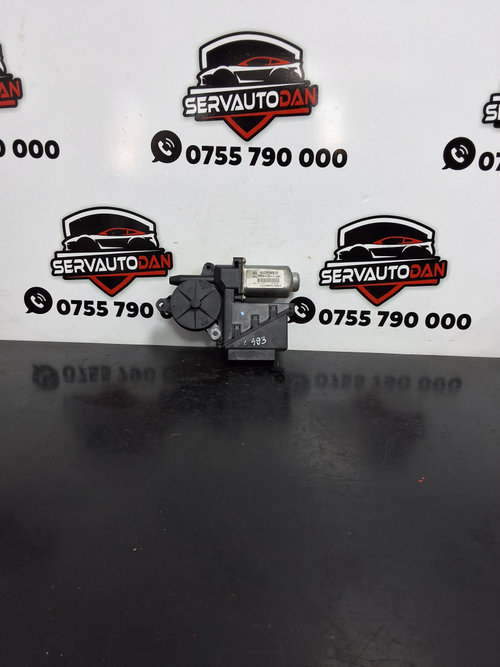 Motoras macara dreapta fata Volkswagen Polo 4 (2001-2005) 1.4 Motorina 2002, 6Q2959801A