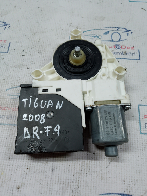 Motoras macara dreapta fata Volkswagen Tiguan 2008, 5N0959701