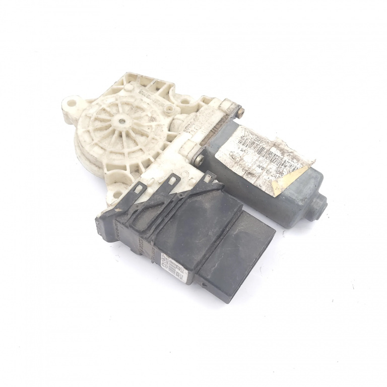 Motoras Macara Dreapta,fata VW GOLF 4 1997 - 2004 9776101438203, F005S00050, 08208906, 9776-101438-203, F005S0O0C50, 101388101, 7746002301, 28020631