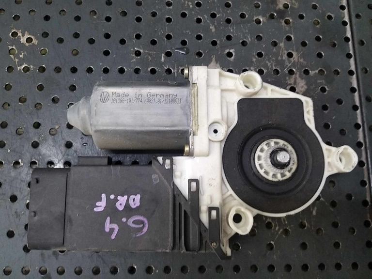 Motoras macara dreapta fata vw golf 4 1j 101434203 05076420 101386101