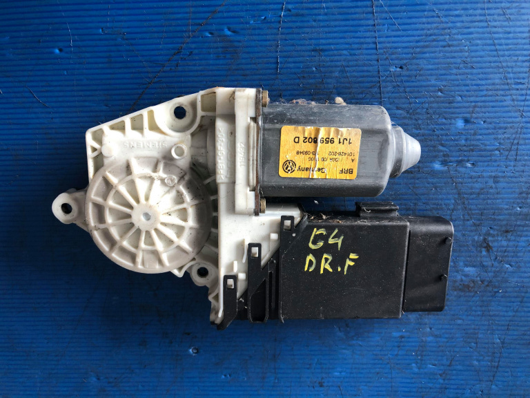 Motoras macara dreapta fata vw golf 4 1j1959802d