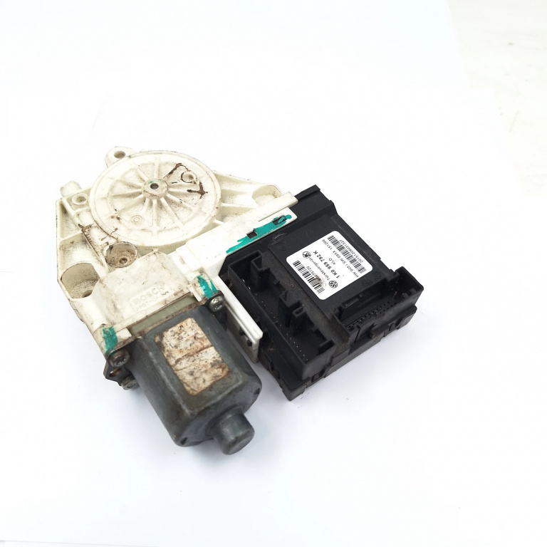 Motoras Macara Dreapta,fata VW GOLF 5 2003 - 2009 0130822229, 1K0959792K, 05075720, 20151206031327