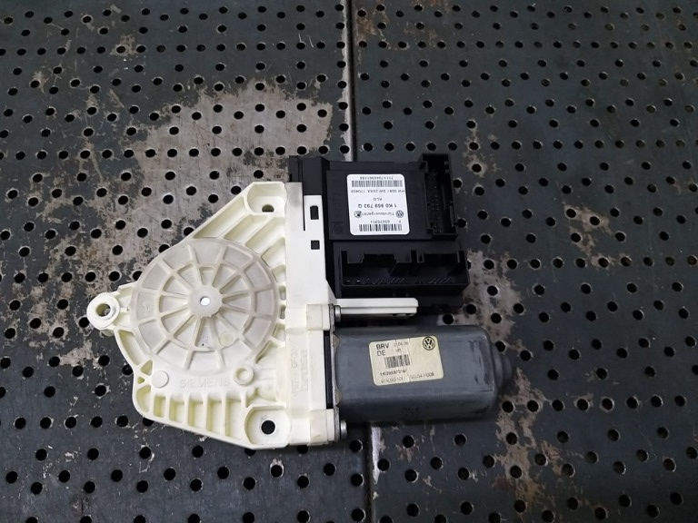 Motoras macara dreapta fata vw golf 6 5k 1k0959701af 1k0959793q 992729105