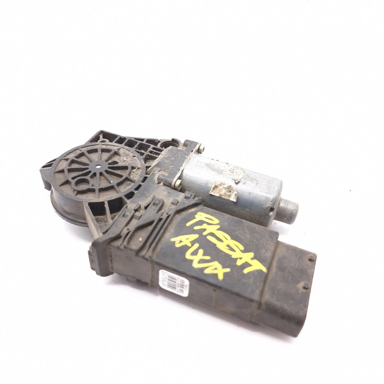 Motoras Macara Dreapta Fata Vw Passat B5, B5.5 1996-2005 0130821694, 119090Xxx, 105405301, 05074210, Hw12S0202170903, 132359 Bosch,Brose