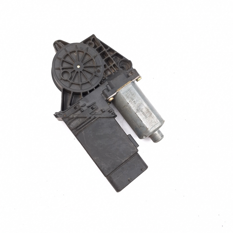 Motoras Macara Dreapta Fata Vw Passat B5, B5.5 1996-2005 0130821694, 105415301, 05074240, 119090Xxx