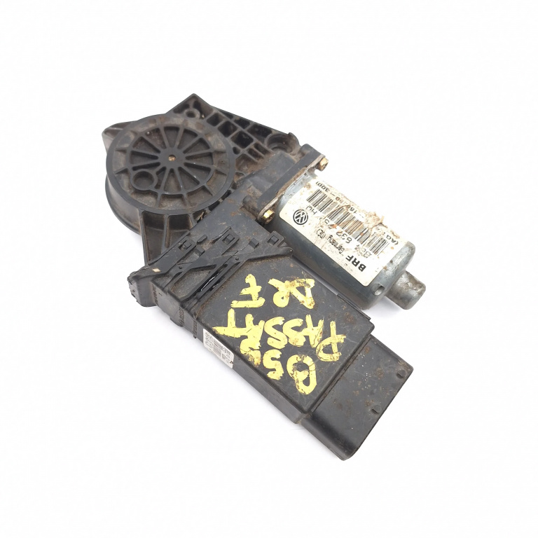 Motoras Macara Dreapta,fata VW PASSAT B5, B5.5 1996 - 2005 0130821694, 3B4837752HQ, F005S00058, 9776105415301, 4836166080300, 9700105551300, 18628906, 193000000, 3B4837752