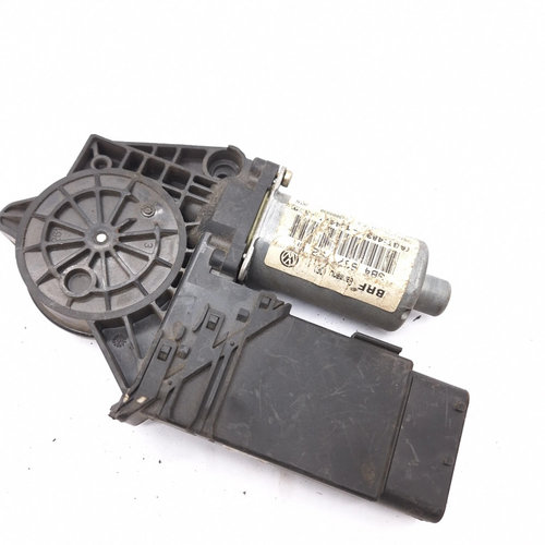 Motoras Macara Dreapta,fata VW PASSAT B5, B5.5 1996 - 2005 9776105415301, F005S00058, 193000000, 189...