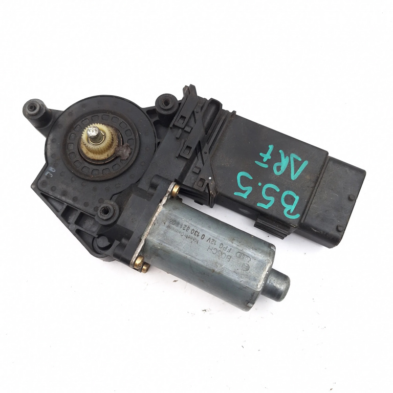 Motoras Macara Dreapta,fata VW PASSAT B5, B5.5 1996 - 2005 0130821694, 9776105415301, F005S00058, 9776-105415-301, F005SO0058, 48315906