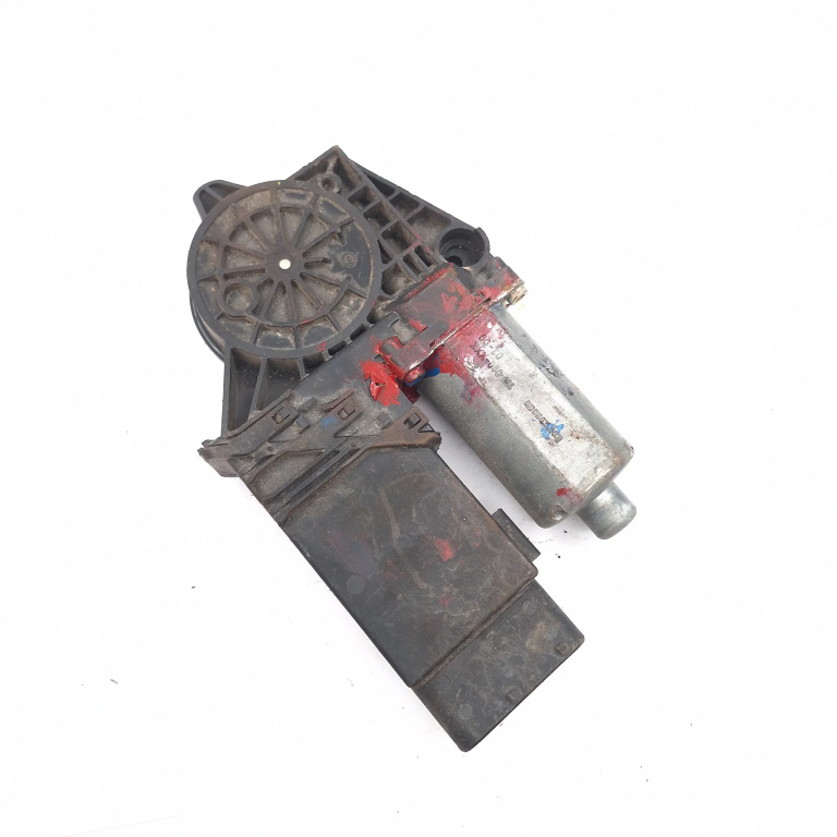 Motoras Macara Dreapta,fata VW PASSAT B5, B5.5 1996 - 2005 0130821694, 119090XXX