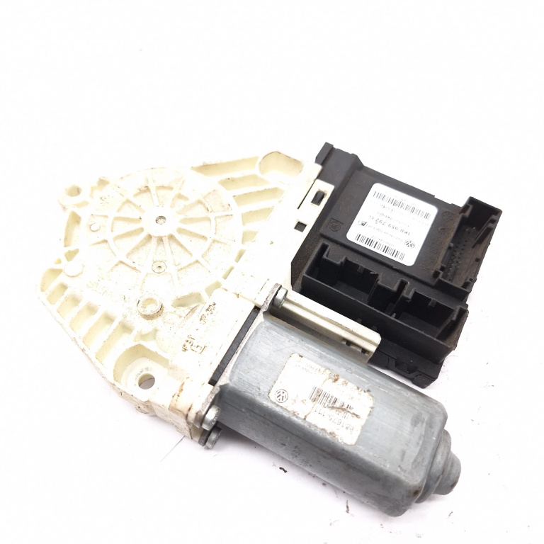 Motoras Macara Dreapta,fata VW PASSAT B6 2005 - 2010 1K0959792G, 981675111, 1K0959702K, 981675-111, 05074632, 32181105041504, 632737, 992729105, 7746015005, 29115430, 0536009302, 940500
