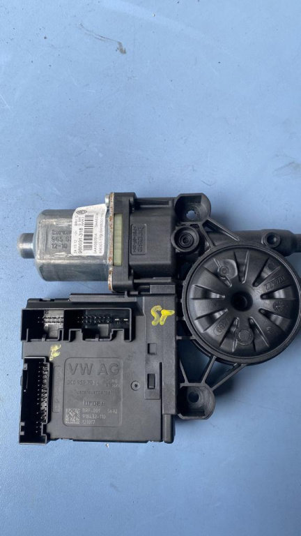 Motoras macara dreapta fata Vw Passat B7 2.0 TDI combi 4Motion, cod motor CFG , an 2012 cod 3C095979...