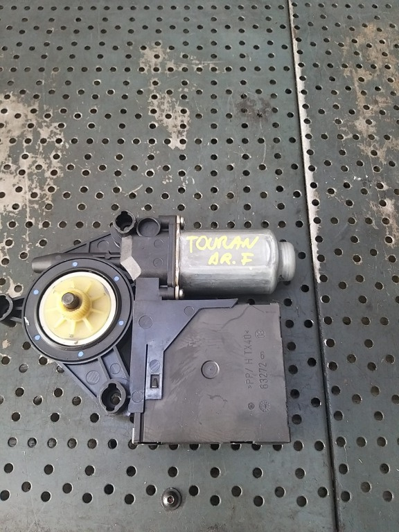 Motoras macara dreapta fata vw touran 1k0959792g 05074632 1t0959702b 400949a