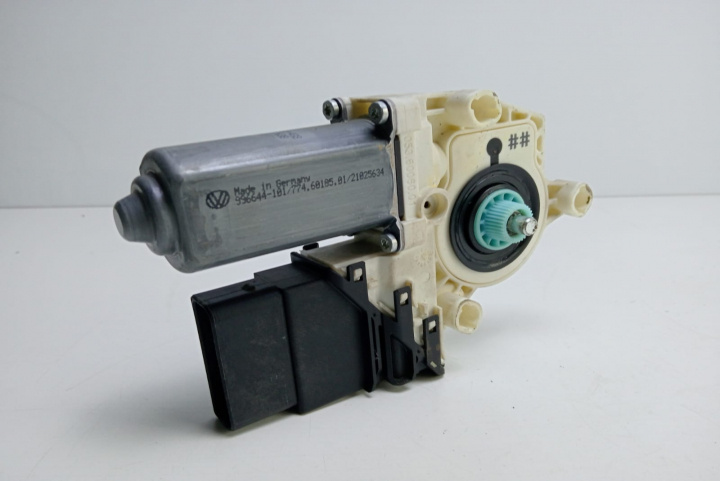 Motoras macara dreapta spate 1K0959704B Volkswagen VW Touran [2003 - 2006]