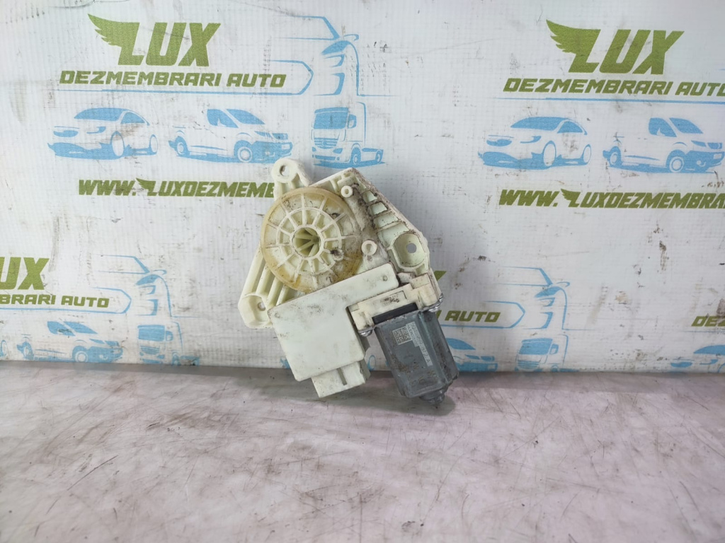 Motoras macara dreapta spate 5q4959812a Volkswagen VW Golf 7 [2012 - 2017] 1.6 tdi CLHA