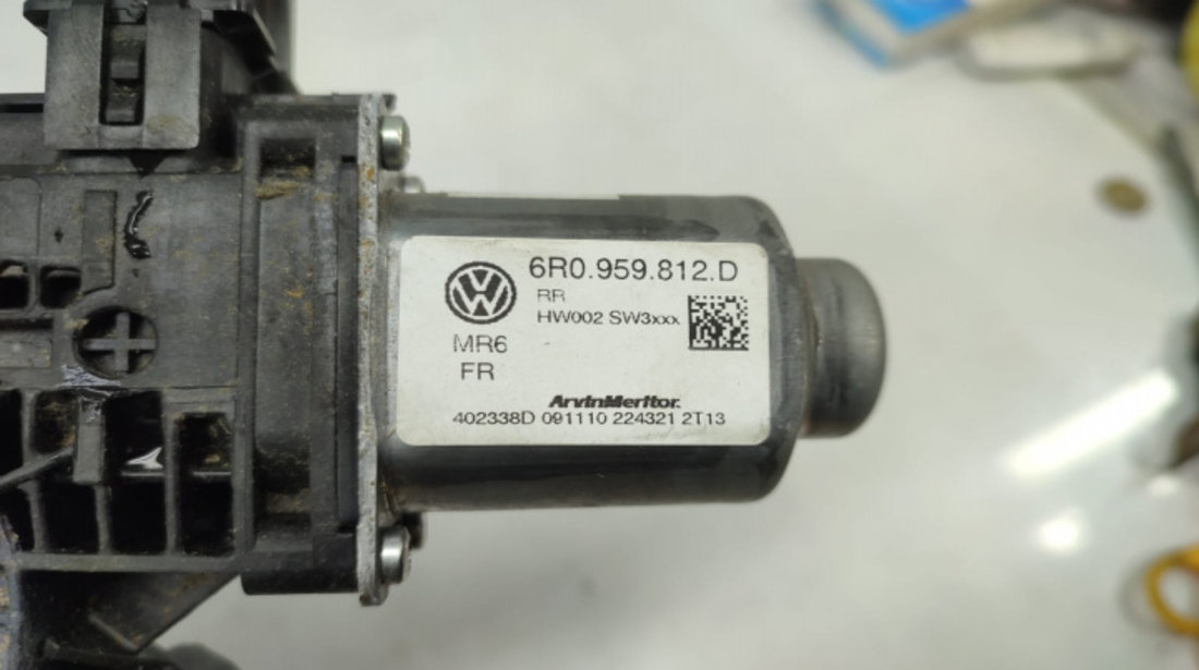 Motoras macara dreapta spate 6r0959812d Volkswagen VW Amarok [2010 - 2016]