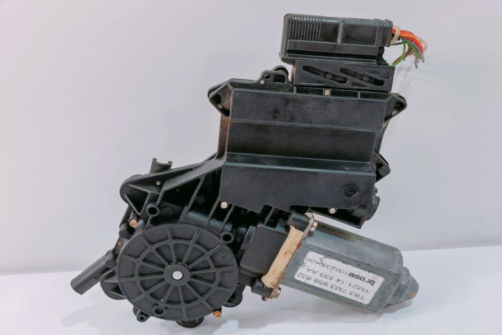 Motoras Macara Dreapta Spate 7M3959802 / 1H4959811B Volkswagen VW Sharan [2th facelift] [2003 - 2010]