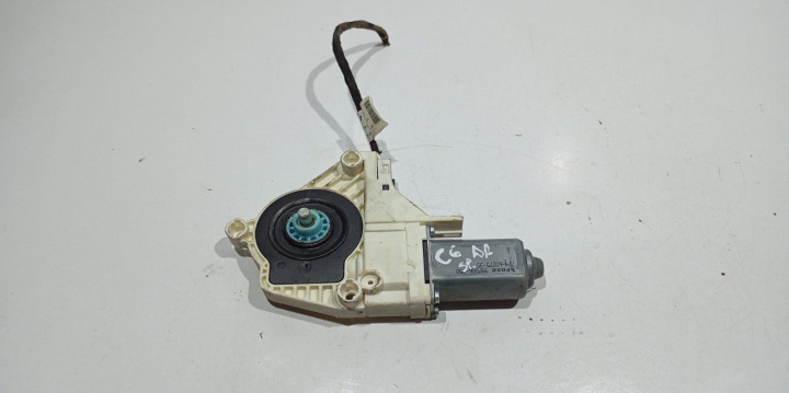 Motoras macara dreapta spate 8k0959812B Audi A6 4F/C6 [2004 - 2008]
