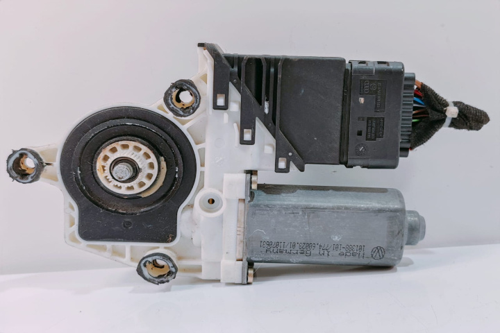 Motoras Macara Dreapta Spate 9776101438203 / 101388101 Seat Toledo 2 [1999 - 2006]