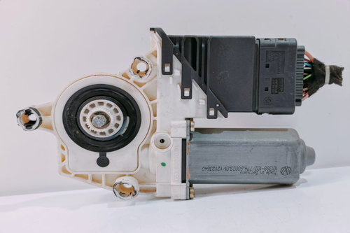Motoras Macara Dreapta Spate 9776105407301 / 1C0959812A Volkswagen VW Golf 4 [1997 - 2006]