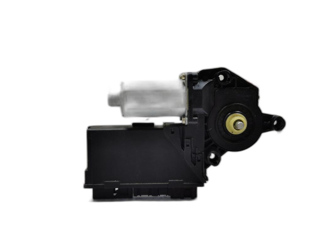 Motoras macara dreapta spate Audi A4 (8E5) Avant 2003 2.5 TDI AKE OEM 8E0959802A