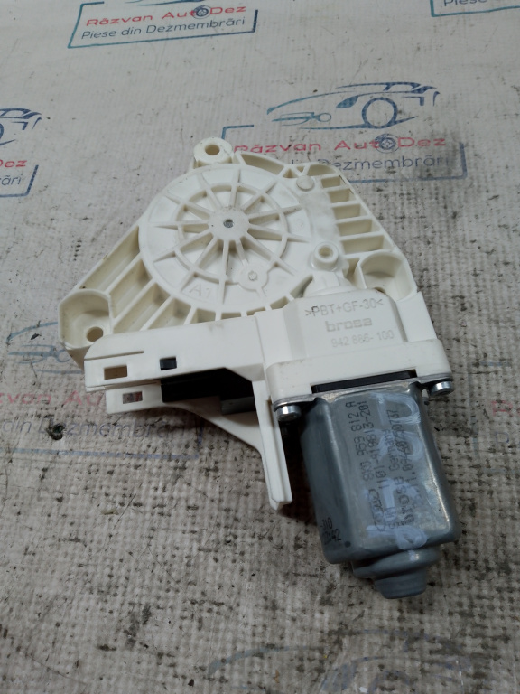 Motoras macara dreapta spate Audi A4 B8 2008, 8K0859812A