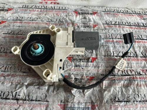 Motoras macara dreapta spate AUDI A4 B8 Avant (8K5) 1.8 TFSI quattro 160 cai cod: 8K0959801A