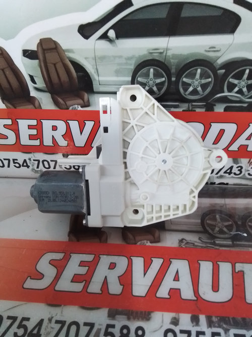 Motoras macara dreapta spate Audi A4 facelift (2011-2015) [B8] 2.0 Motorina 2012, 8K0959812A