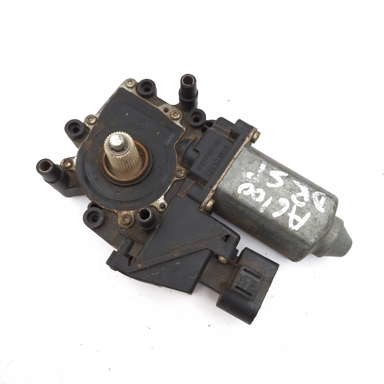 Motoras Macara Dreapta,spate Audi A6 (4B, C5) 1997 - 2005 101144114, 0536001402, 053.60014.02, 05071975