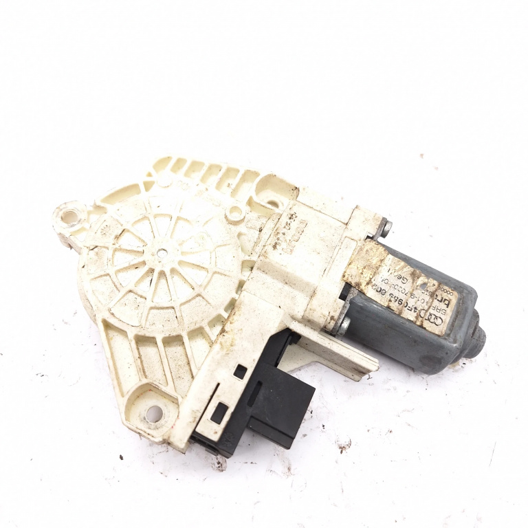 Motoras Macara Dreapta Spate Audi A6 (4F, C6) 2004-2011 4F0959802, 1019700005, 7746007101, 0536010001, 997004101, 15035601 Brose