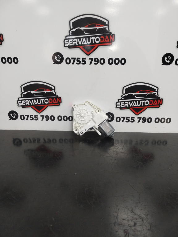 Motoras macara dreapta spate Audi Q3 (2011-2017) [8U] 2.0 Motorina 2015, 8K0959812A