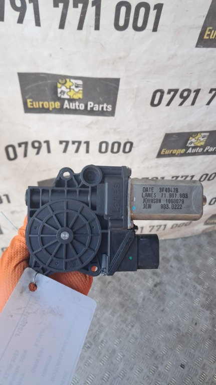 Motoras macara dreapta spate BMW Seria 3 E91 an 2006 cod 1060079