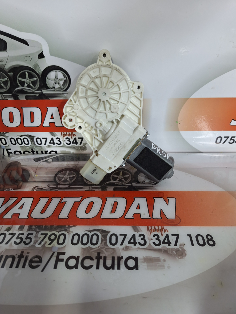 Motoras macara dreapta spate BMW Seria 5 (2010-2017) [F11] 2.0 Motorina 2011, 7248172 / 7271564