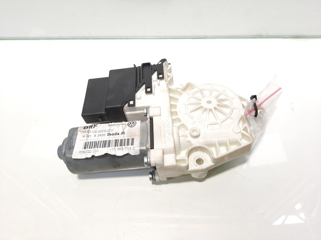 Motoras macara dreapta spate, cod 1K0959704E, Skoda Octavia 2 (1Z3) (id:476354)