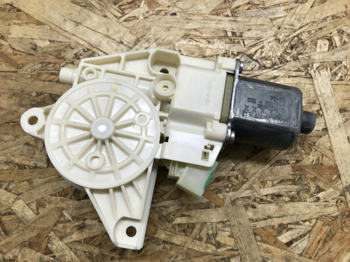 Motoras macara dreapta spate E Class W212 250 CDI sedan 2009 (A2048200642)