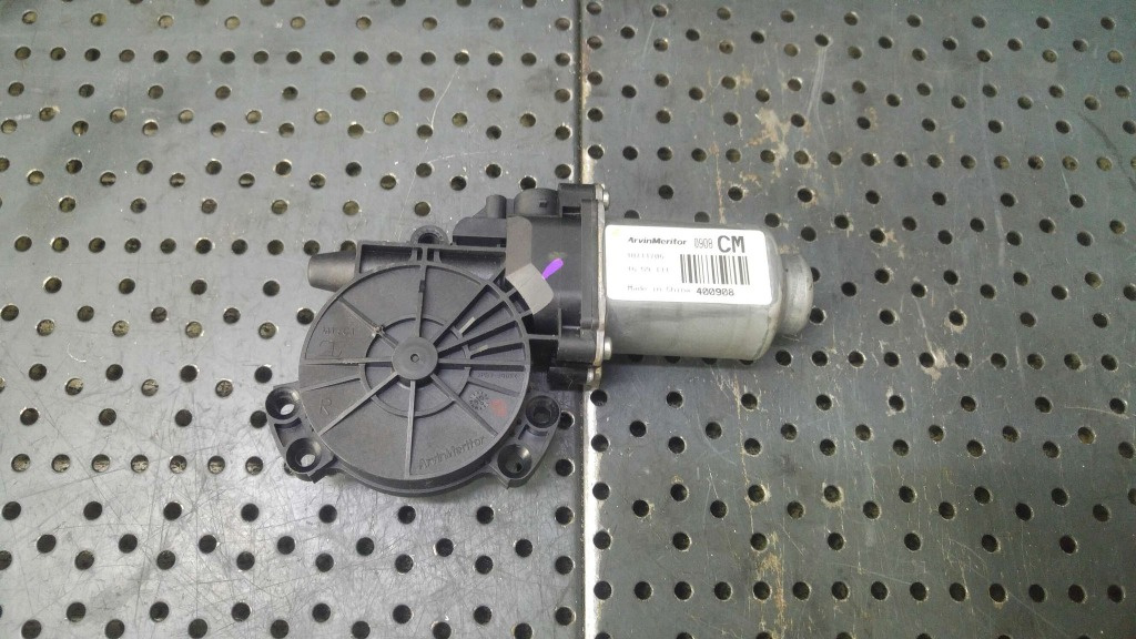 Motoras macara dreapta spate hyundai santa fe 2 cm 0908cm